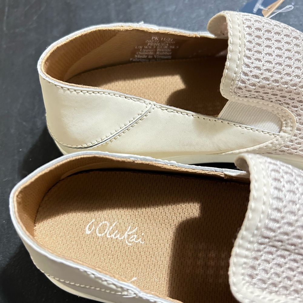 OLUKAI Pehuea Women's Slip On Sneakers Size 8.5 - Picture 6 of 8